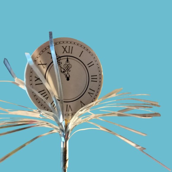 New Years Eve Party Clock Face Silver Tinsel Pick Floral Midnight 21 Inch - Picture 2 of 7